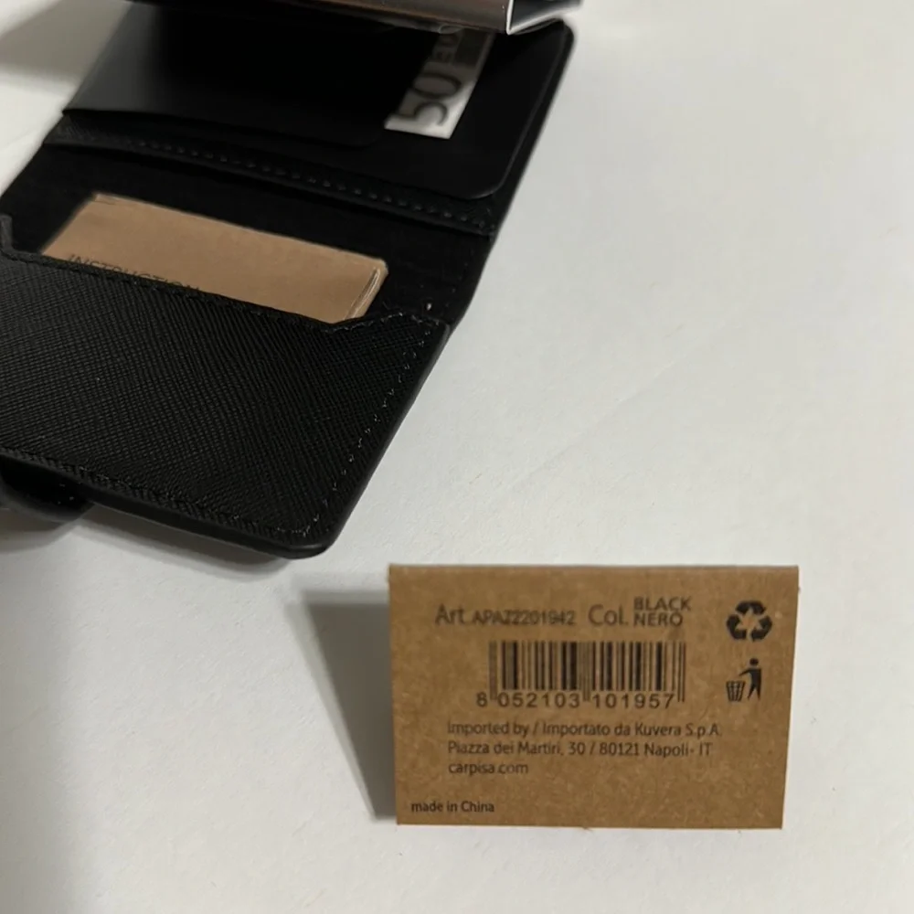 🇮🇹Carpisa Men Black Solid Three Fold Wallet With one click all the cards slide